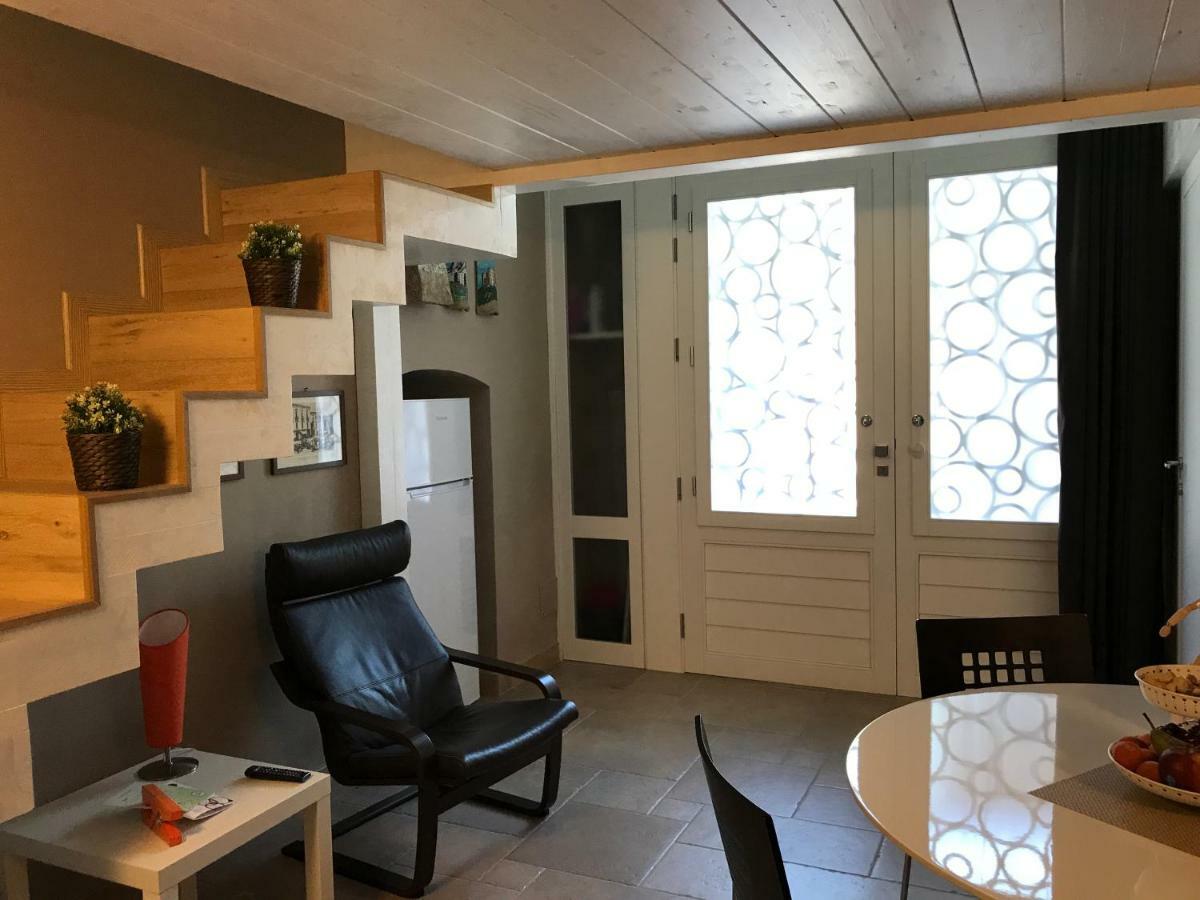 Oroverde Camere & Suite Nel Cuore Di Trani トラーニ エクステリア 写真