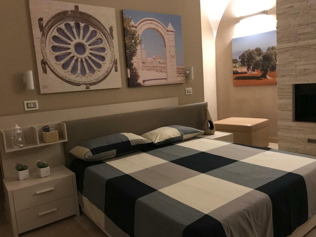 Oroverde Camere & Suite Nel Cuore Di Trani トラーニ エクステリア 写真