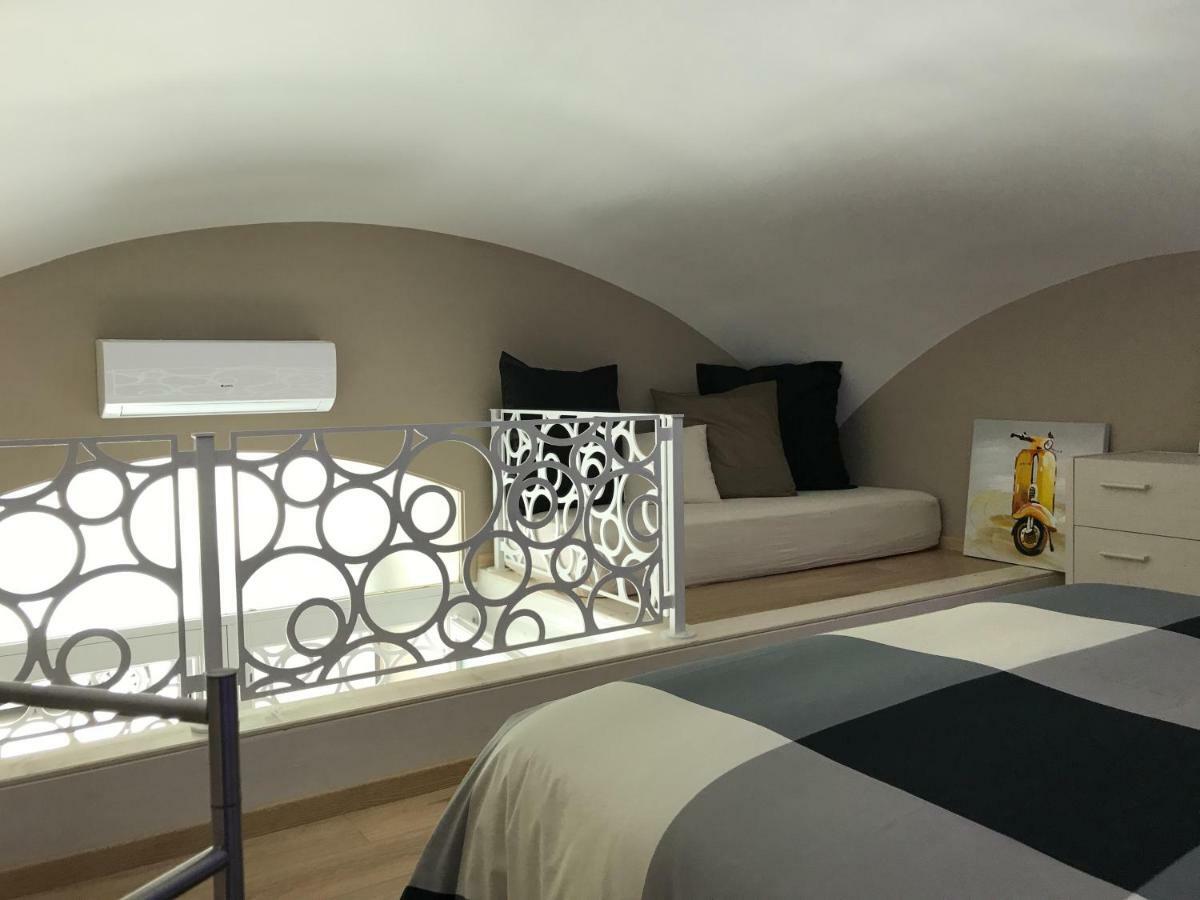 Oroverde Camere & Suite Nel Cuore Di Trani トラーニ エクステリア 写真