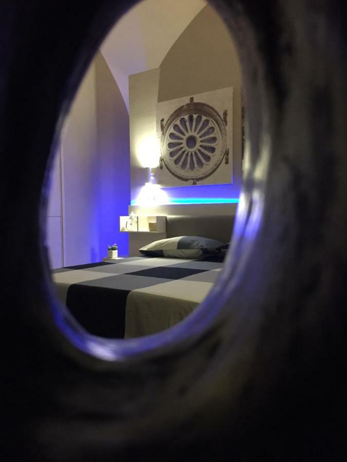 Oroverde Camere & Suite Nel Cuore Di Trani トラーニ エクステリア 写真