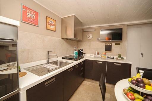 Oroverde Camere & Suite Nel Cuore Di Trani トラーニ エクステリア 写真